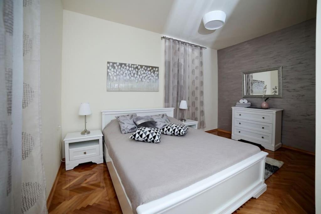 New Renovated Appartment Mauri ポレッチ エクステリア 写真