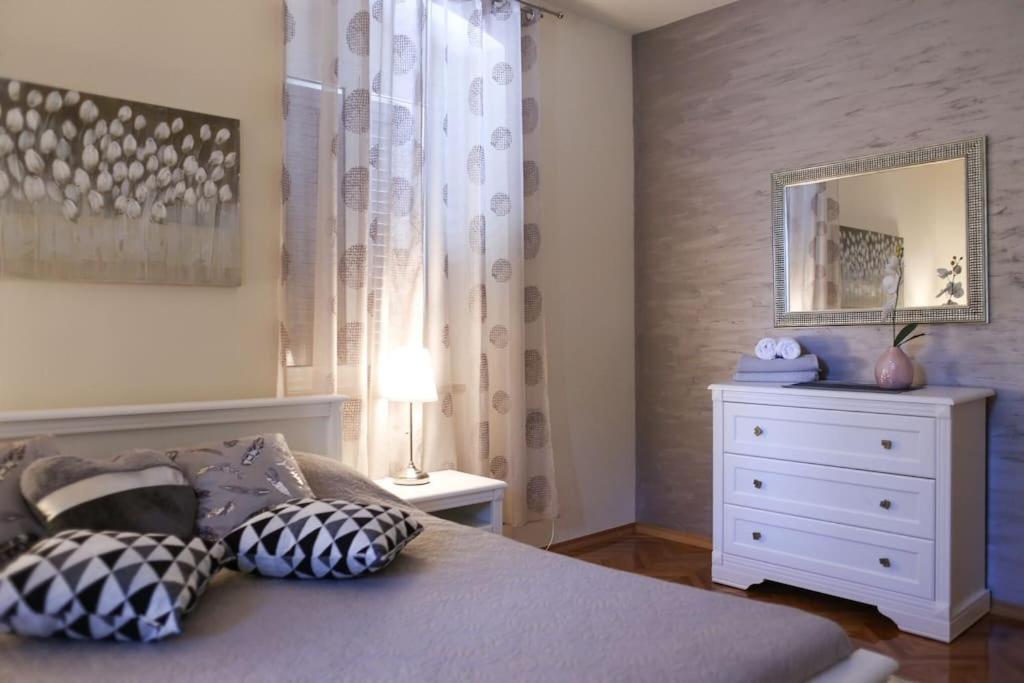 New Renovated Appartment Mauri ポレッチ エクステリア 写真